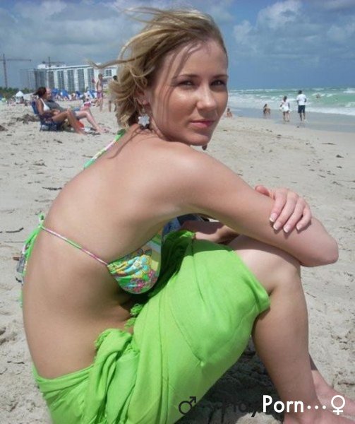 Pickup Sexy Girl In Bikini On Beach - Mackenzie Star
