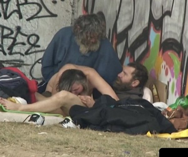Homeless Threesome Having Sex On Public - Amateur