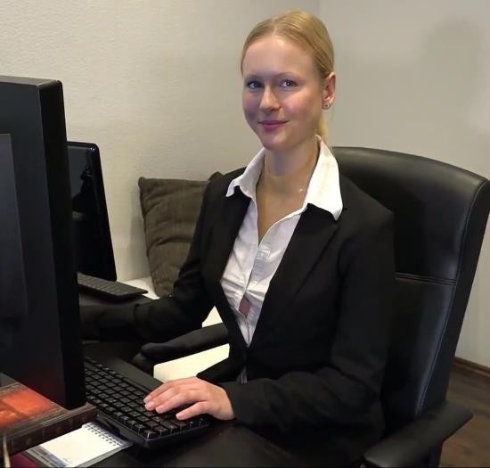 German Secretary Girl In Latex - Blondehexe
