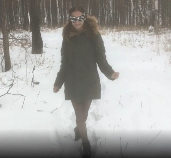Blowjob and Swallow in the Winter Woods - Amateur
