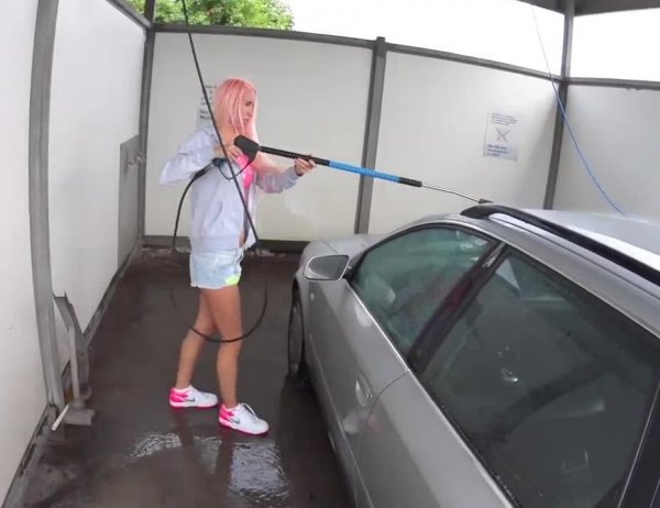 Amateur Sex At Car Wash - Laura Paradise