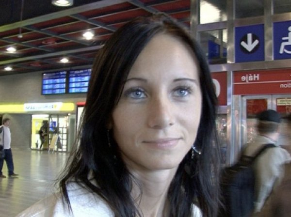 Pickup Hot Girl On Airport - Eveline Neill
