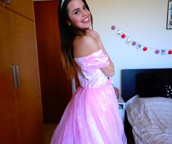 Cute Princess In Pink Dress Fuck - Jamie Young