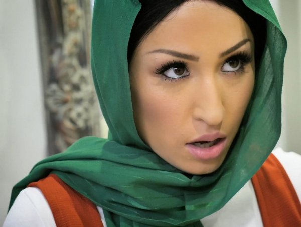 Arabian Girl Fuck American Guy - Goldie Glock