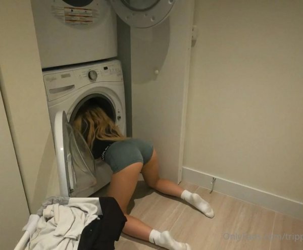 Stuck In Washer Machine And Get Fucked - Trippie Bri