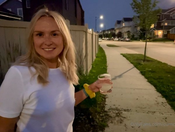 Walking Down The Street in the Evening With Cum On Her Face - Cumcoveredbunny