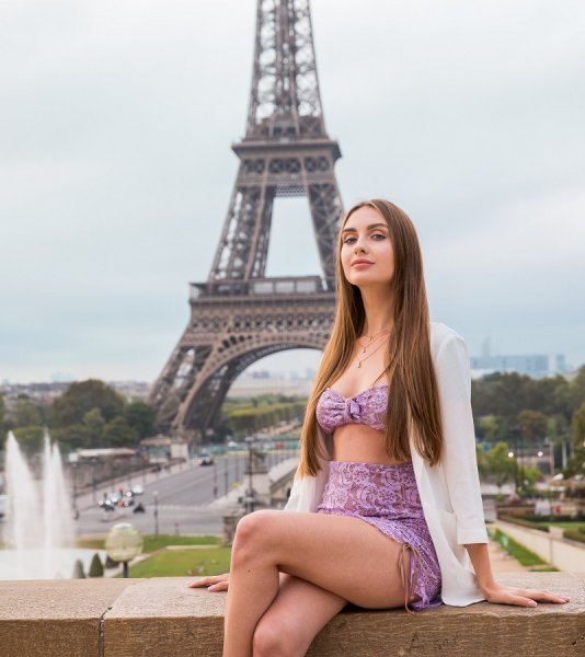 Romantic Sex In Paris - Lena Reif