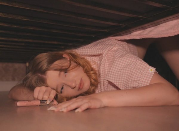 Stepsister  Stuck Under The Bed and Roughly Fucked - Diana Rider