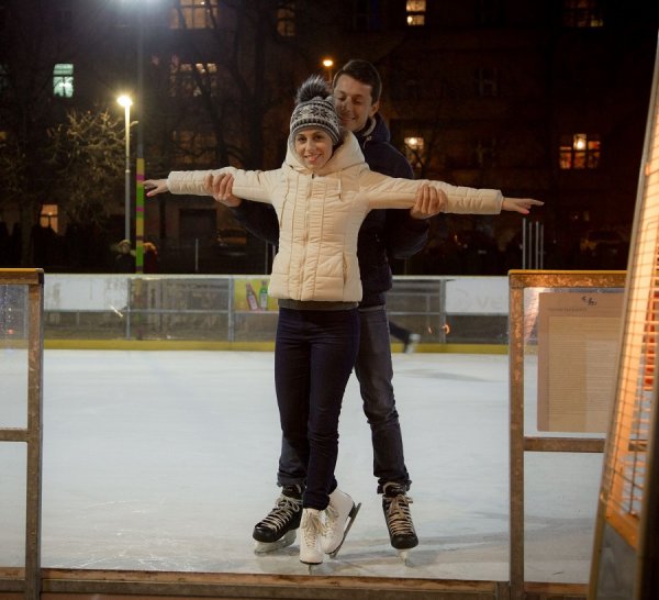 Romantic Date On Ice Skating Rink - Antonia Sainz