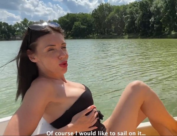 Public Sex On The Lake - Hungry Kitty