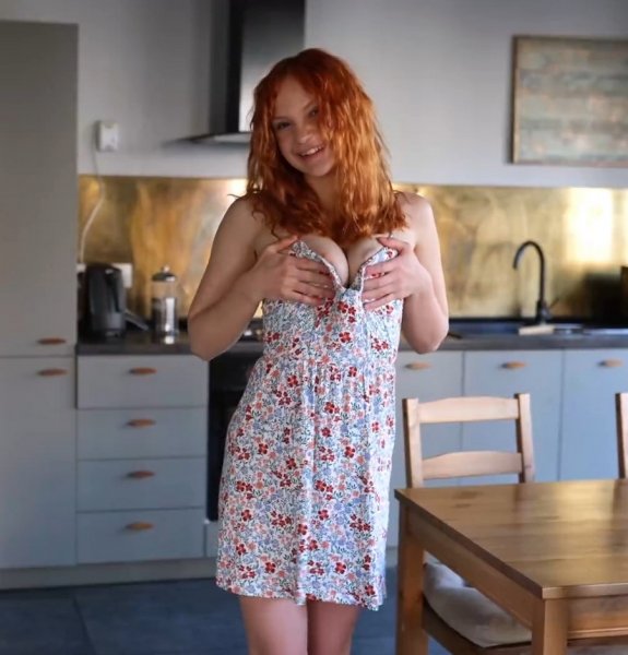 Teen Fucks In The Kitchen In The Morning - Verlonis Alina
