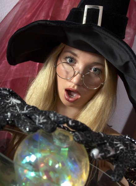 Old Man Fucked By Young Witch - Mimi