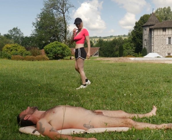Fuck With A Stranger While Jogging - Elisa Calvi