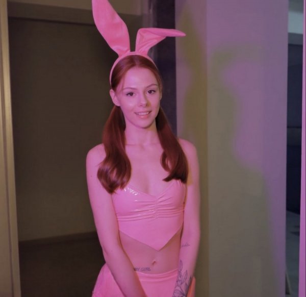 Fuck Neighbor Girl In A Sexy Pink Bunny Costume - Arina Fox