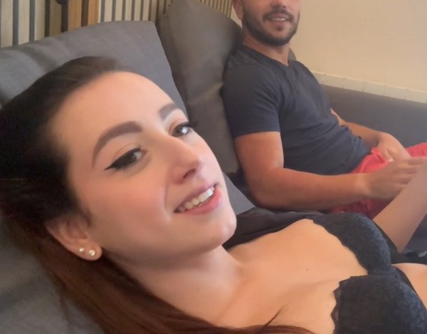Girl Films On Phone How Guy Will Lick Her Pussy - Hello Limoon