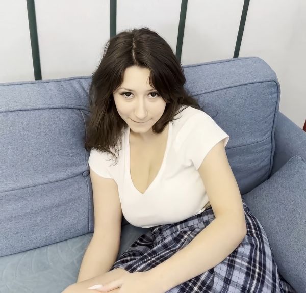 Cute Busty Girl Hard Fucked - Lola Bredly