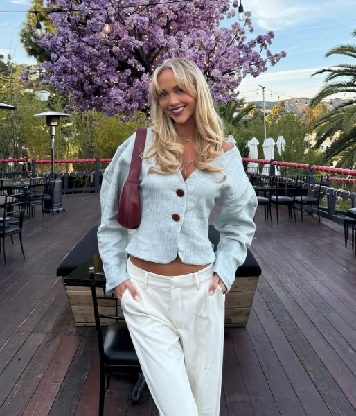 Australian Model Takes 30-Year-Old Guy's Virginity - Annie Knight