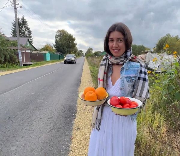 Fucked a Village Girl In The Garden While Her Husband Was Not At Home - Katty West