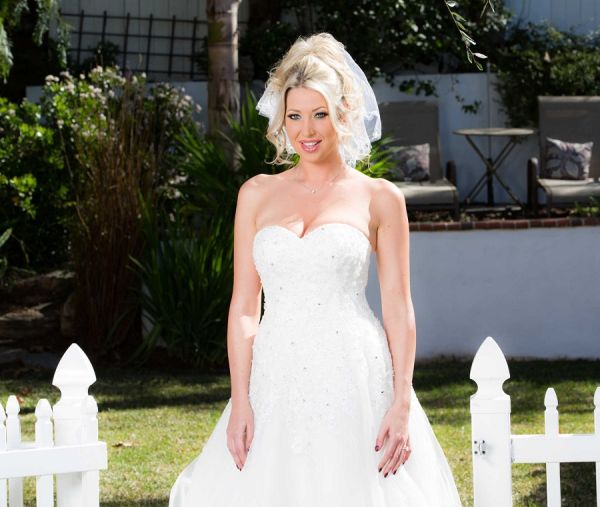 The Bride Cheated On Her Husband Just Before The Wedding - Lexi Lowe