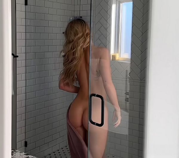 Sneaky Shower Fuck - Autumn Ren