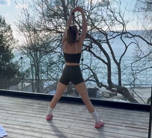 A Wife Cheats On Her Husband In A Country House - Serenity Cox