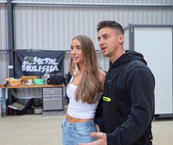 Gang Bang Fuck On The Truck - Lillian Phillips