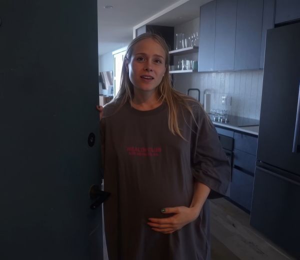 Pregnant Wife Cheats With BBC - Katie Karr