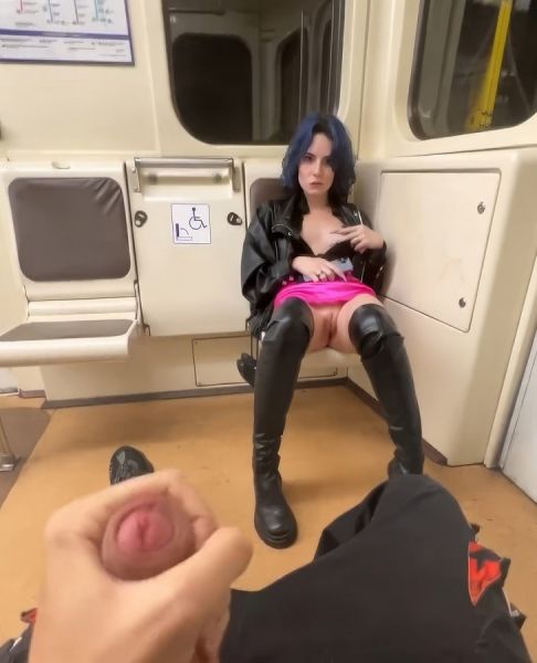 Teen Amateur Sex In a Subway - Darcy Dark