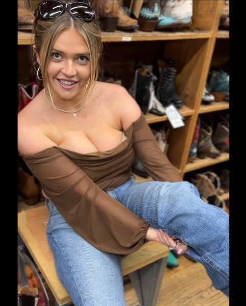 Exploring Austin With Beautiful Blonde - Angie Faith