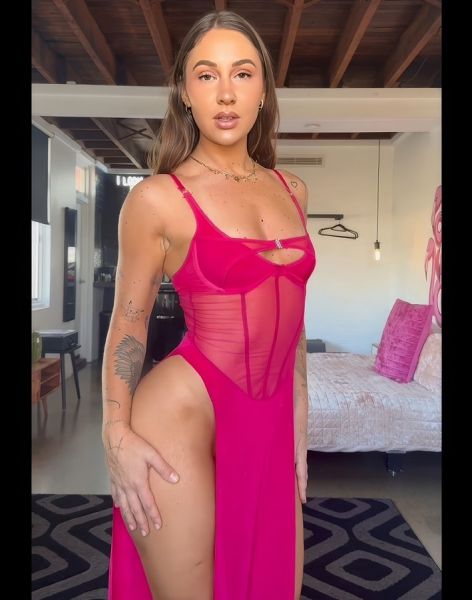 New Sex Tape In Pink Lingerie - Holly Brougham