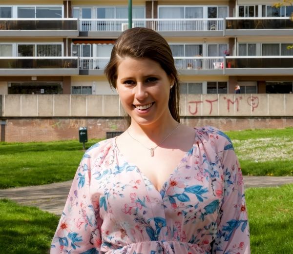 Busty Girl Fucked On First Date After Tinder Meet - Lady Lyne