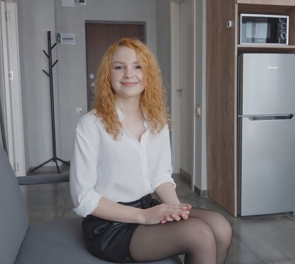 Hot Realtor Girl Talks Client into Buying Property - Verlonis Alina