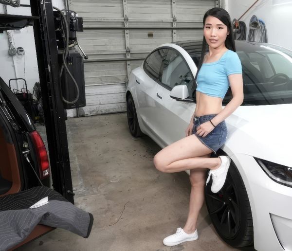 Asian Girl Pays for Her Car Repair with Her Pussy - Kiki King